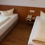 מלון Weisser Schwan ארפורט