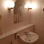 מלון Weisser Schwan ארפורט