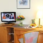 Weisser Schwan מלון ארפורט