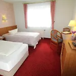 Weisser Schwan מלון ארפורט