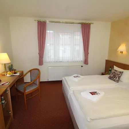 Hotel Weisser Schwan 3*