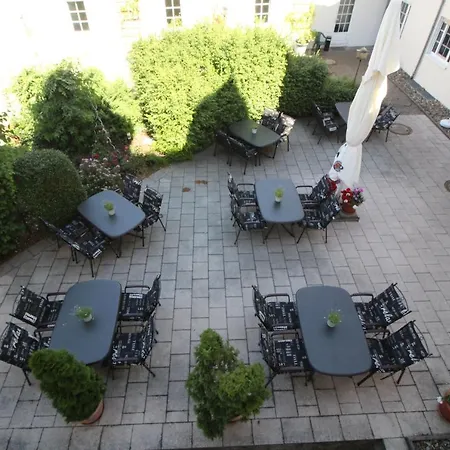 Otel Weisser Schwan 3*