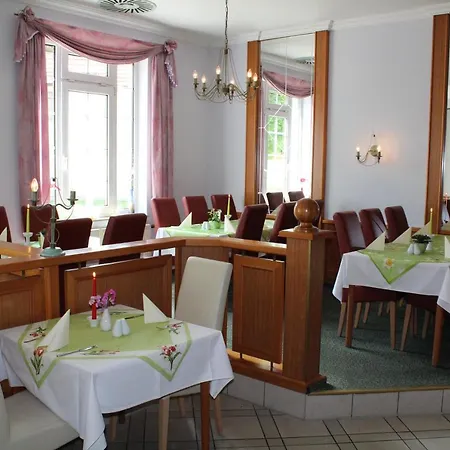Hotel Weisser Schwan 3*