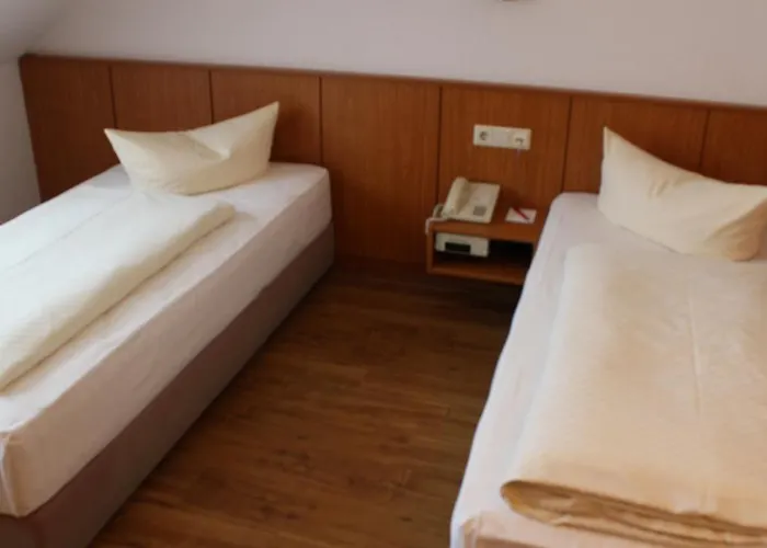 Otel Weisser Schwan Erfurt