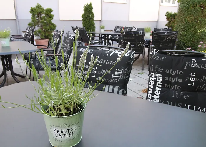 Otel Weisser Schwan 3*